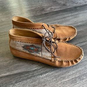 Women’s Minnetonka Moccasins Boots